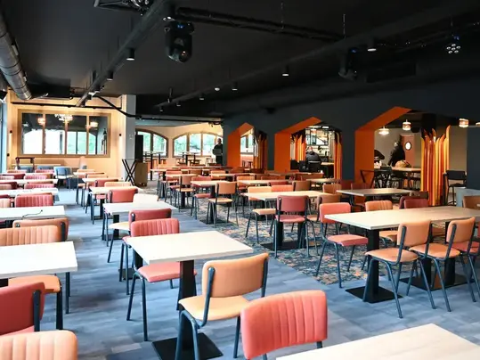 Revêtement de sol restaurant hygiène et résistant Flotex | Forbo Flooring Systems